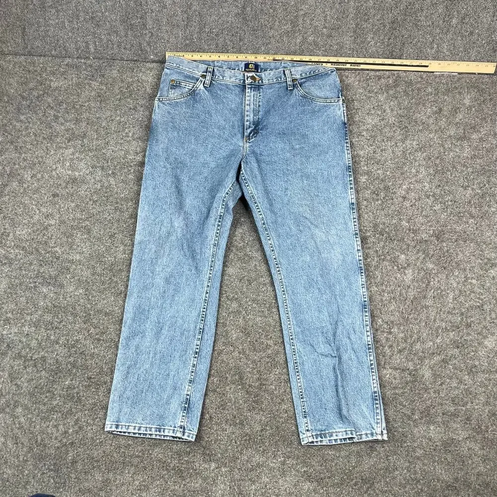 Wrangler Jeans Mens Size 36x30 Light‎ Wash Blue Straight Leg Classic Denim